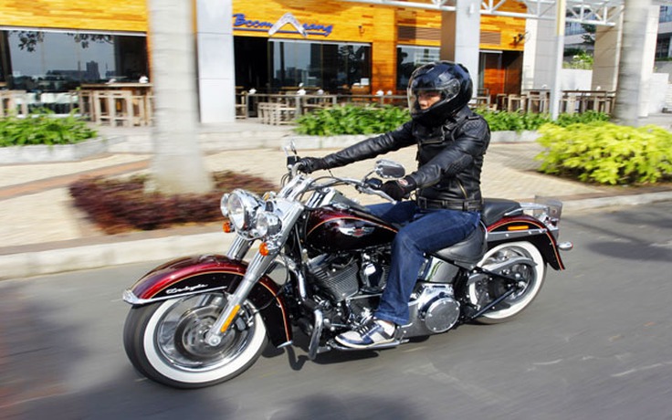 Softail Deluxe 2014: 'chất' phong trần đầy cuốn hút